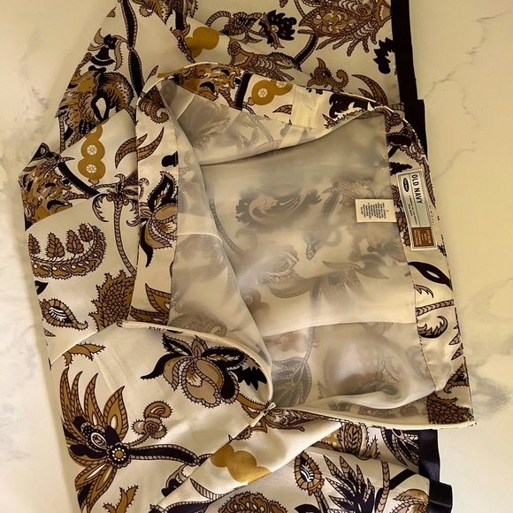 Old Navy Silk Pleated Skirt - Picture 12 of 14